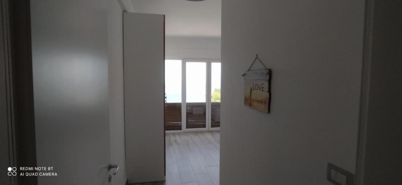 Matthews Beach House Vlorë Extérieur photo