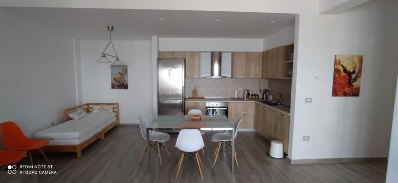 Matthews Beach House Vlorë Extérieur photo