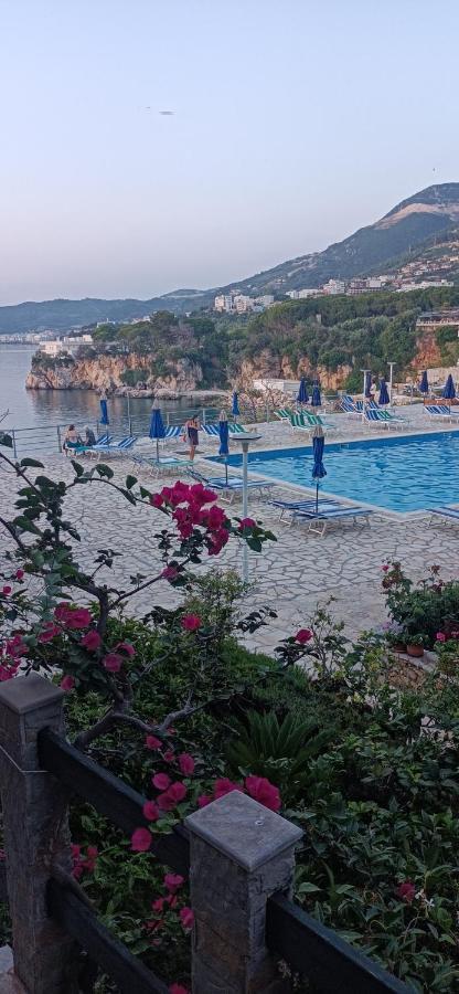 Matthews Beach House Vlorë Extérieur photo