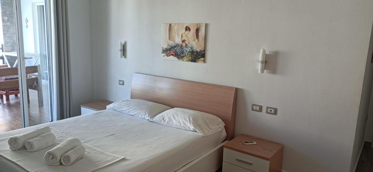 Matthews Beach House Vlorë Extérieur photo