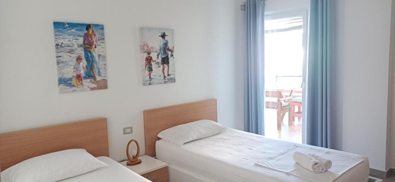 Matthews Beach House Vlorë Extérieur photo