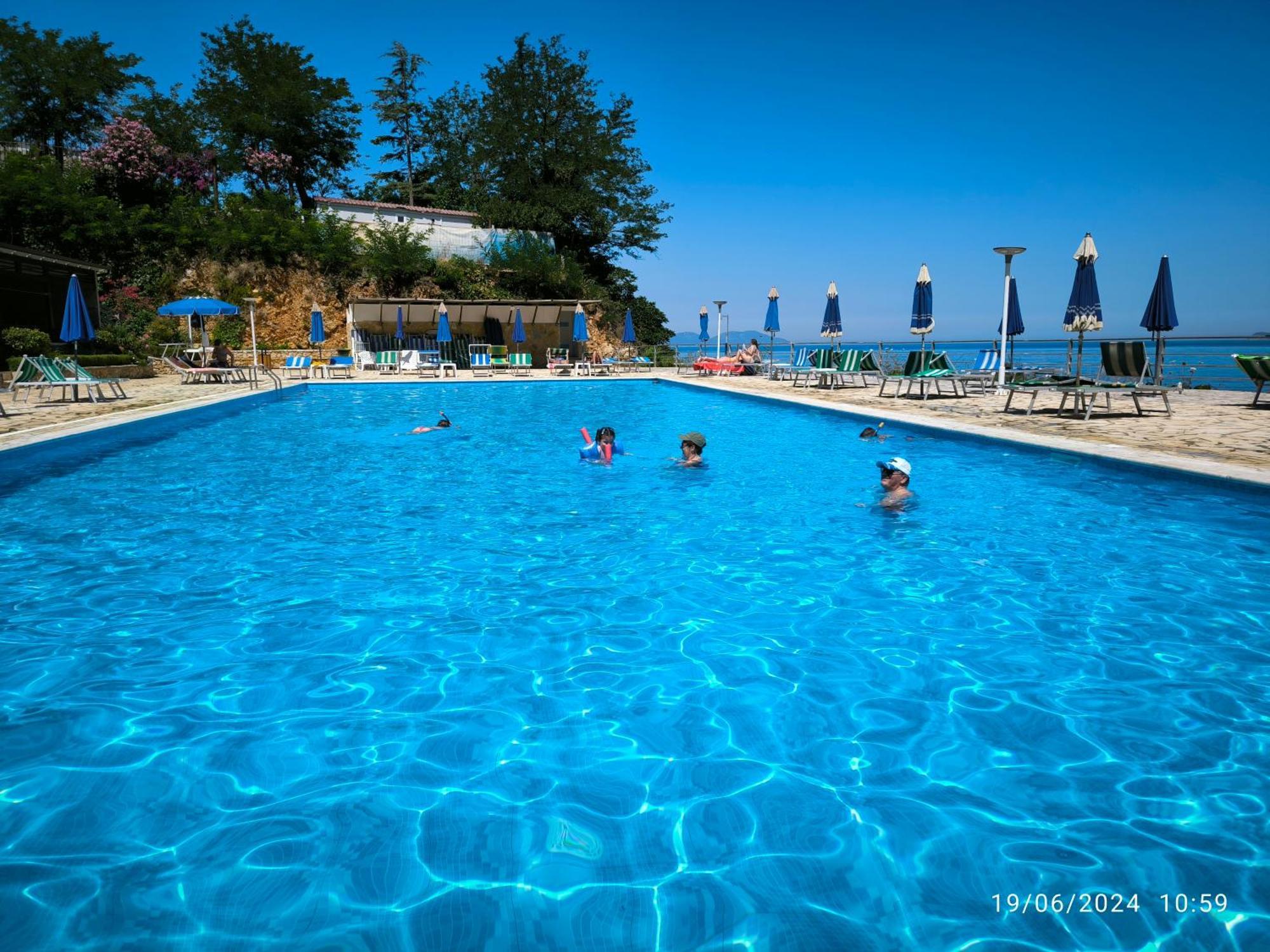 Matthews Beach House Vlorë Extérieur photo